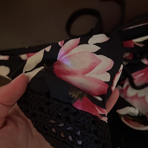 Frankie’s Bikinis Small bathing suite - Picture 3 of 4